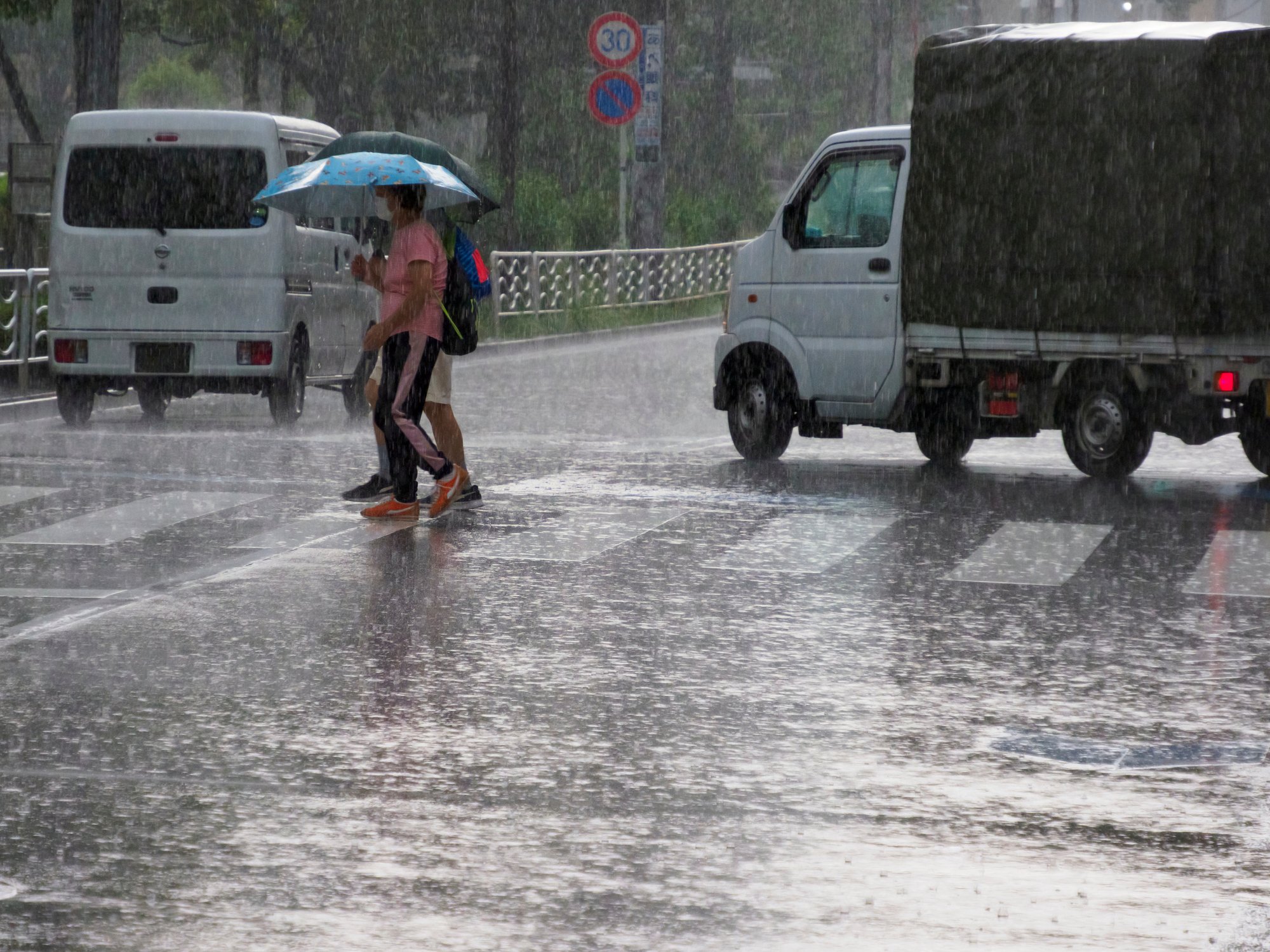 台風シーズン前に読みたい|車への被害と車を守るための備え